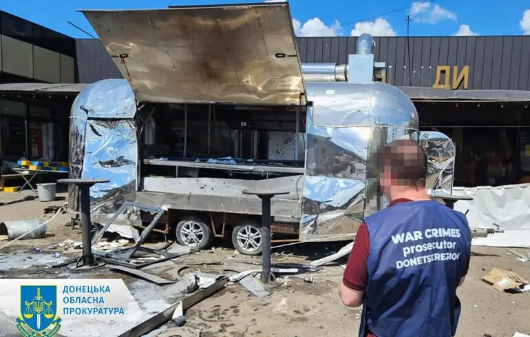 РФ дронами та артилерією атакувала місто та село на Донеччині: є загиблі та поранені